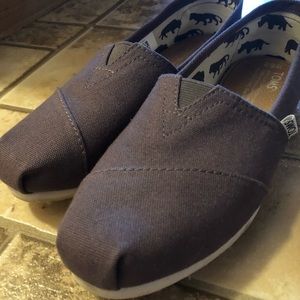 Toms Shoes